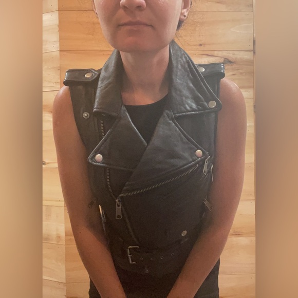Truth + Pride Black Leather Motorcycle Vest Size M - Picture 3 of 12